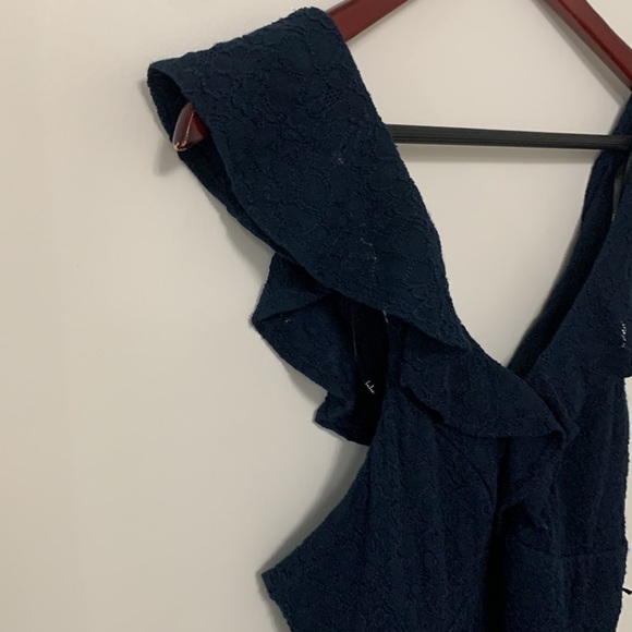 Lulu’s M Ruffled Neck Lace Bodycon Dress - Picture 5 of 13